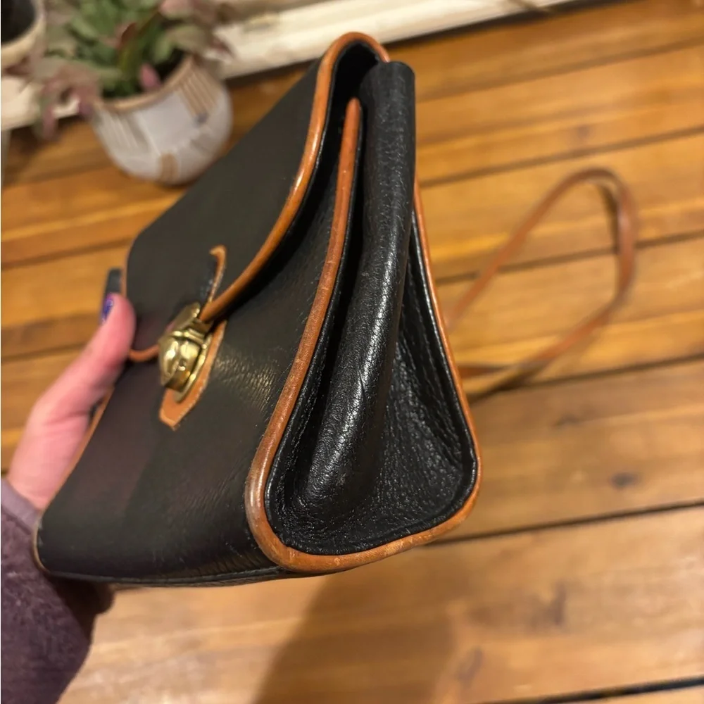 Small Vintage Dooney & Bourke Leather Crossbody Bag - Picture 3 of 10